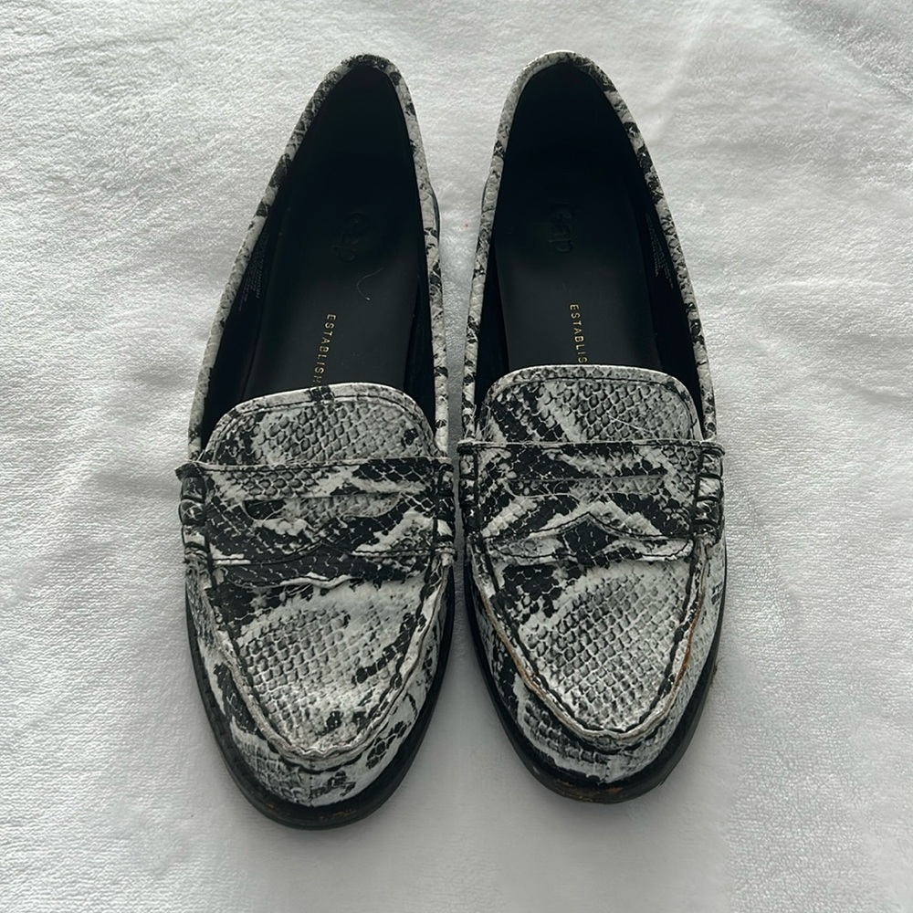 Gap Flats